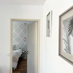Le Hausmanien, A Deux Pas Du Port